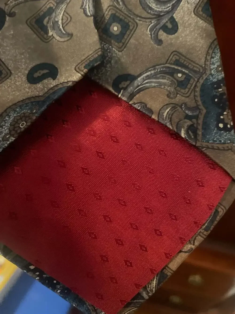 Henry Grethel 100% Italian Silk Vintage Paisley and Floral Medallion Necktie